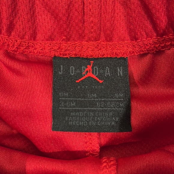 Jordan 6M 2-Piece set (onesie & shirts) - Picture 3 of 6